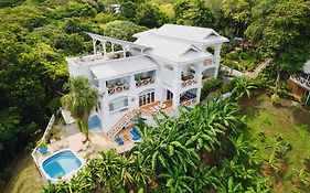 Blue Roatan Resort